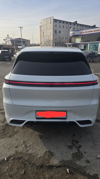 Ли макс сотилади