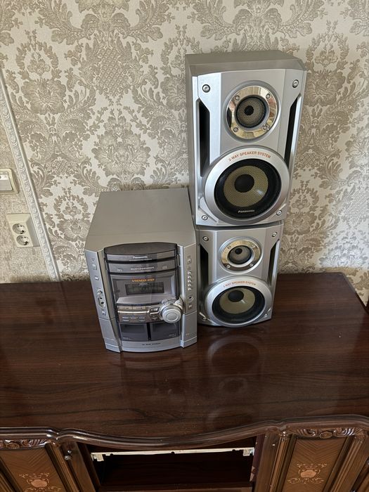 Музыкальный центр