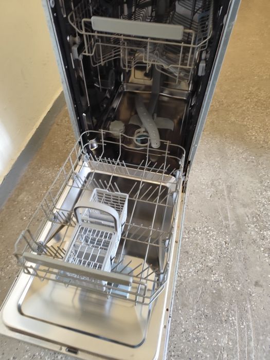 Миялна за вграждане 45 см WHIRLPOOL