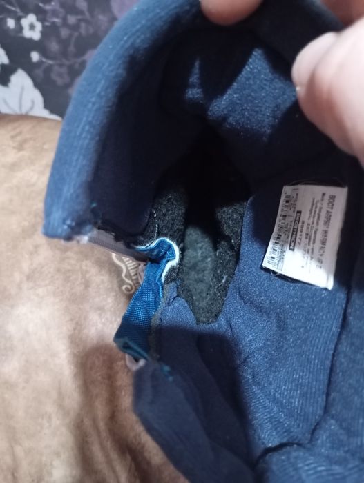 Продавам детски ботуши 33 номер много топли и непромокраеми