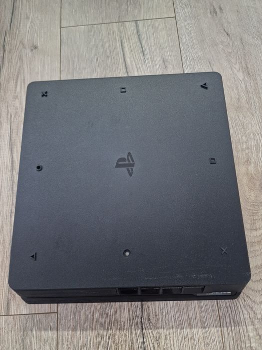 Vând PS4 Slim 500 GB