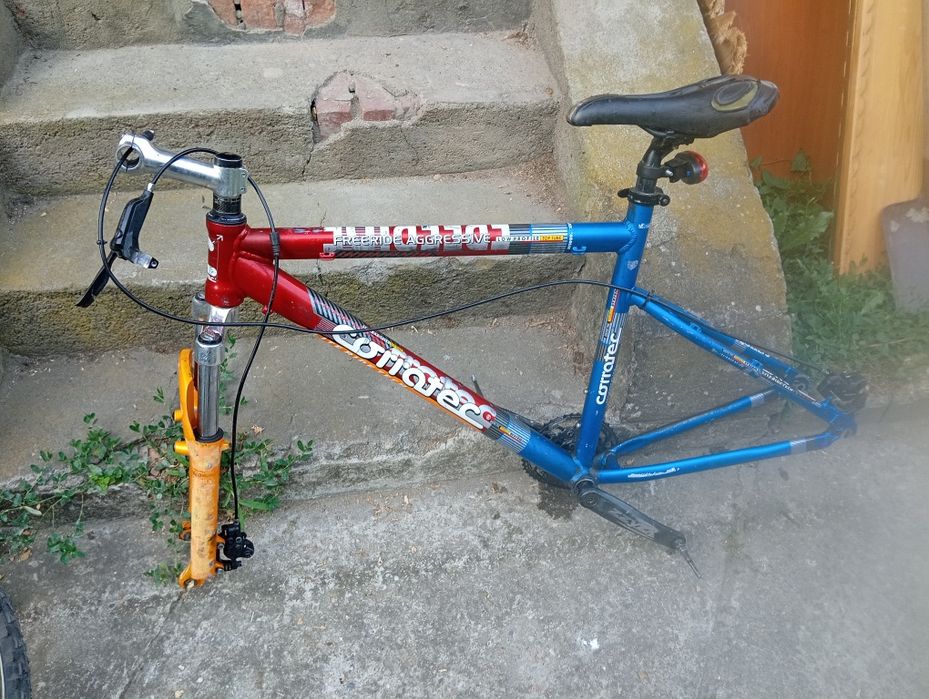 vand cadru bicicleta aluminiu + roata fata spate aluminiu pe disc.