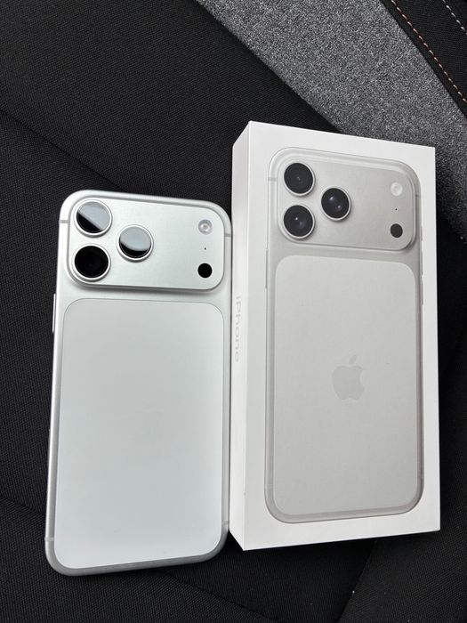 Vand iPhone 17 pro max silver NOU