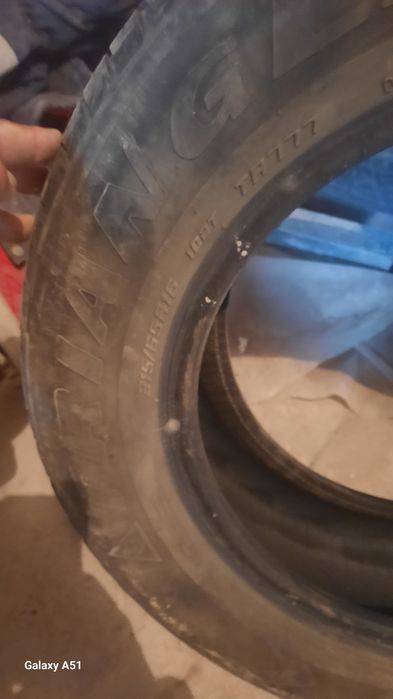 Зимний шина шипованные.