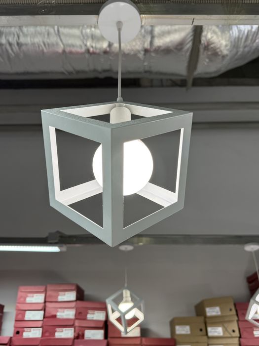 Люстра белая 6 штук