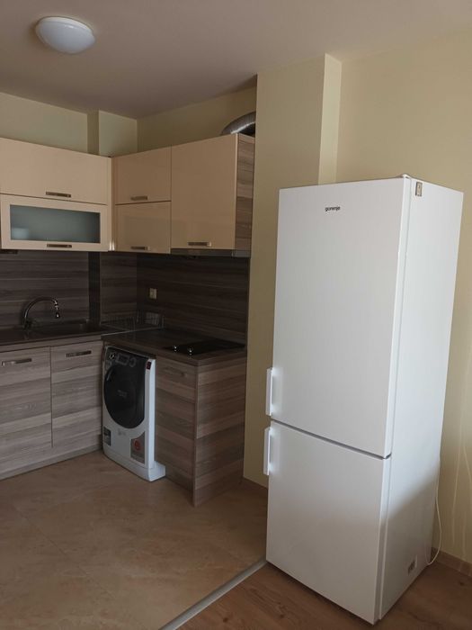 Отдава под наем апартамент