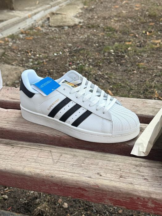 Adidas superstar