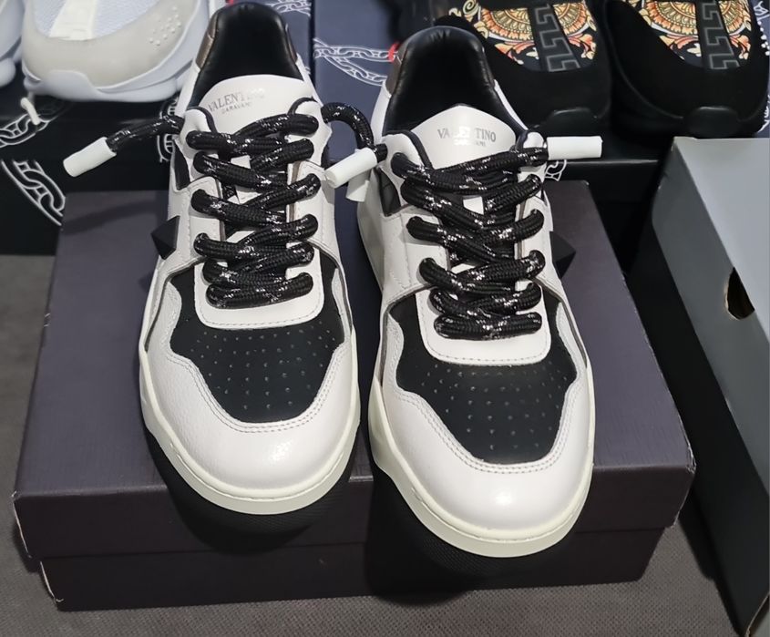 Vand Adidasi Valentino Garavani