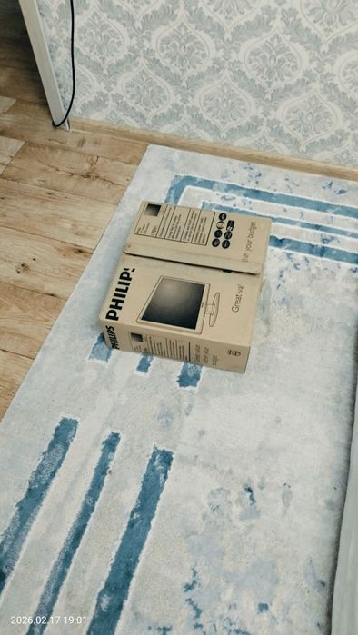 Монитор Philips. Б/у. Черный. Комплект в коробке
