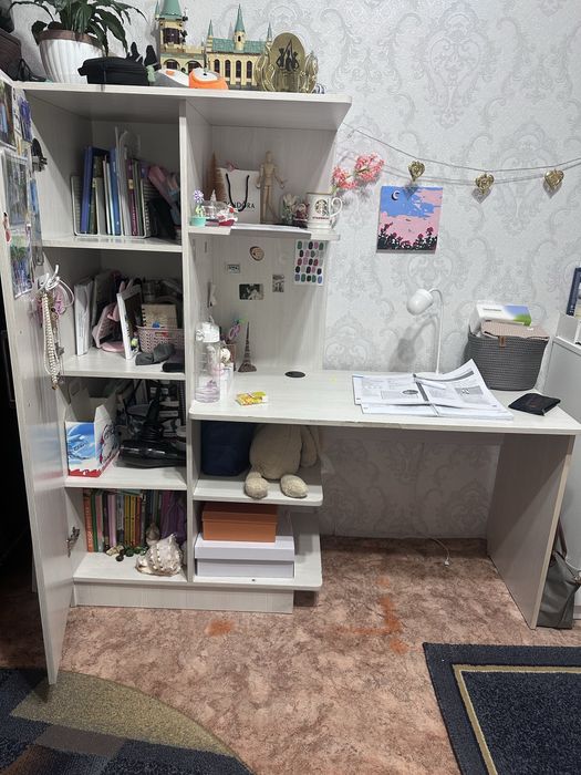 спальня и столы письменные