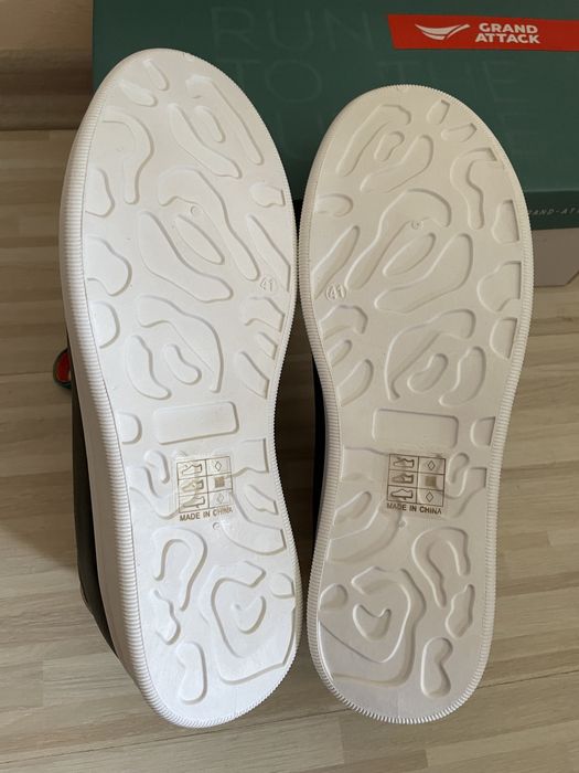 Дамски кецове с шарени връзки от еко кожа