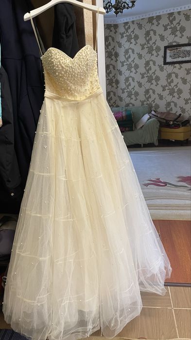 Вечерние платья