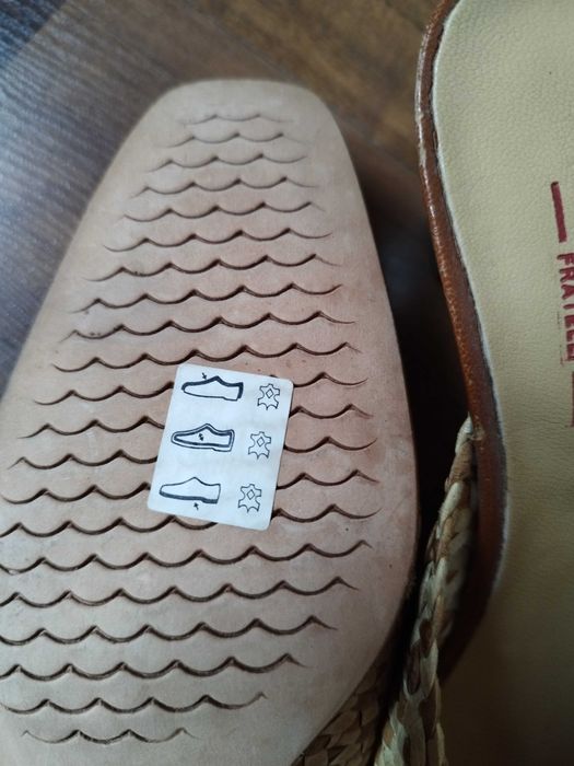Pantofi din piele