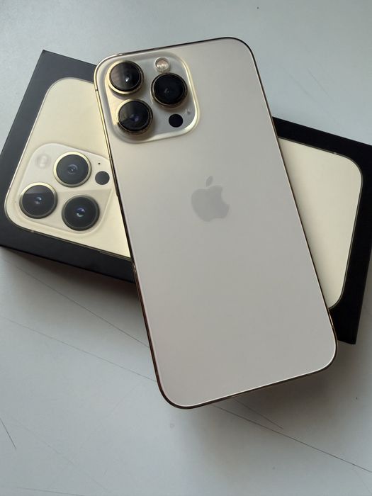 Aйфлн 13 Про бял