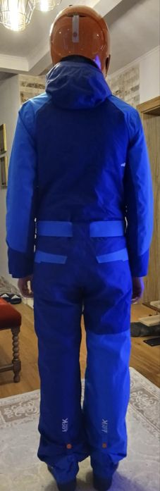 Costum ski tip combinezon si casca 12-14 ani