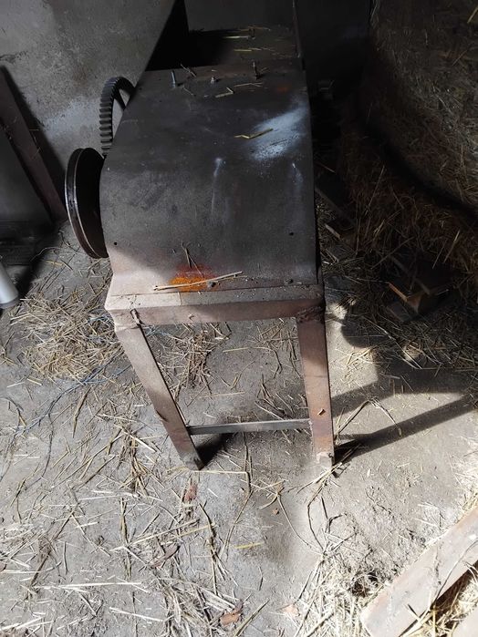 Vand tocator paie cu motor 220v