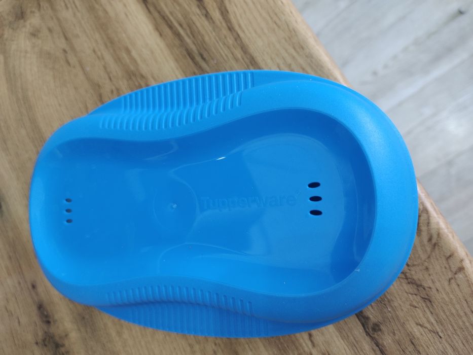 Продам омлетницу Tupperware