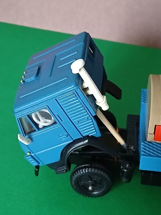 Продам модель КАМАЗ. СССР.