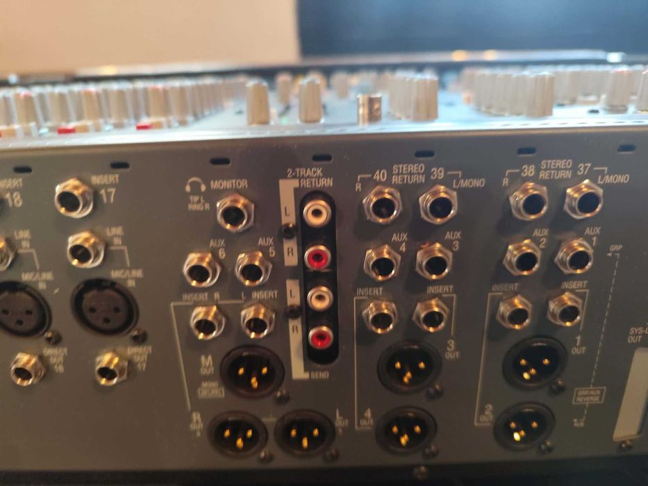 Смесителен пулт ALLEN HEATH GL 2200-32/4/2 + кейс