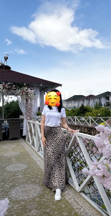 Продам атласную юбку и кофточку