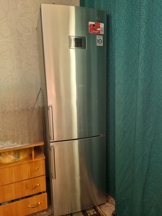 Холодильник LG рабочий
