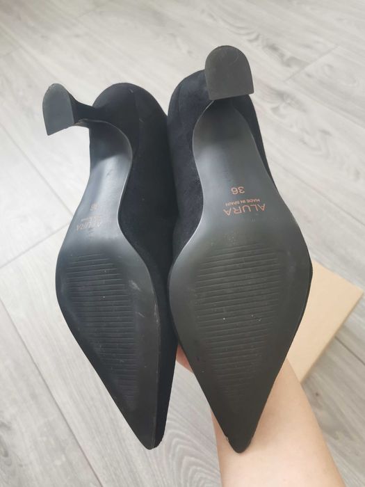 Pantofi negri din piele întoarsă naturala