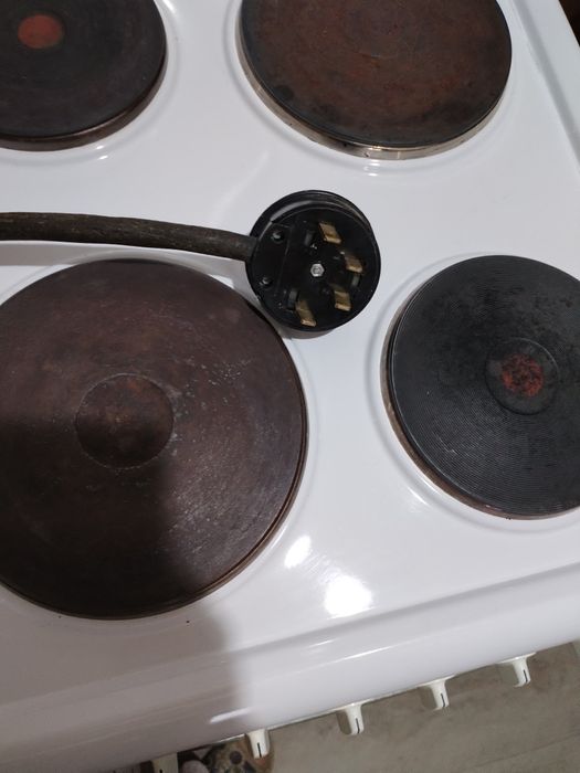 Продам электроплиту