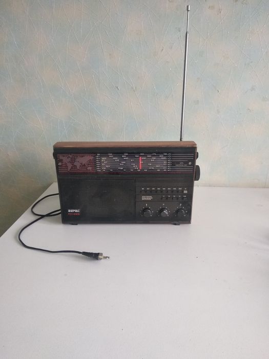 Продам радиоприемник,магнитофон