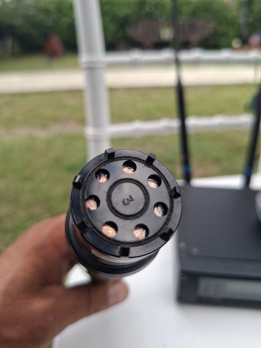 Vând microfon Shure ULXP 4.Frecventa  622-698.cu microfon Beta 58.stare bună.