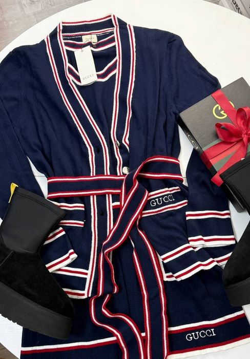 Compleu dama, pe stoc