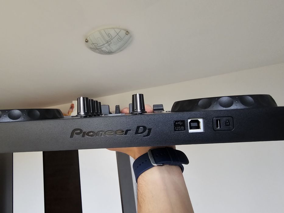 Consolă DJ Pioneer DDJ-200