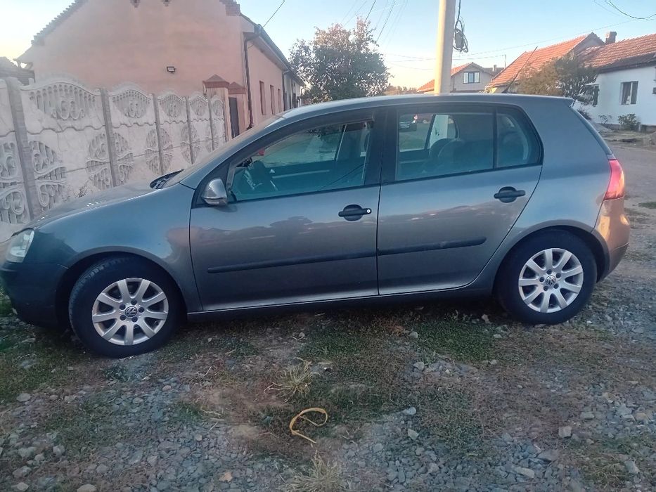 Vand golf 5  merge foarte bine
