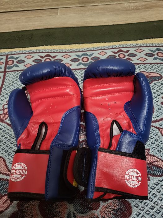 Боксерские перчатки