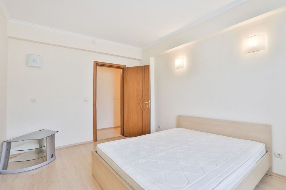 Дава се под наем Тристаен апартамент в София, Витоша - 125 кв.м за 1090 € - Снимка #4