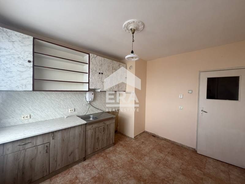 Продава се Двустаен апартамент в Русе, Здравец Изток - 63 кв.м за 733 €/кв.м - Снимка #5