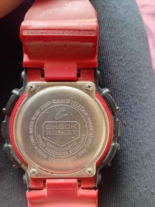 Продавам часовник casio GA-110HR