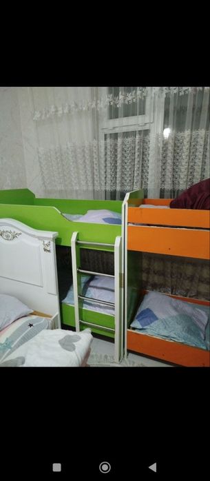 Детская кровать, стол и  стулья, подставка для обуви по низкой цене.