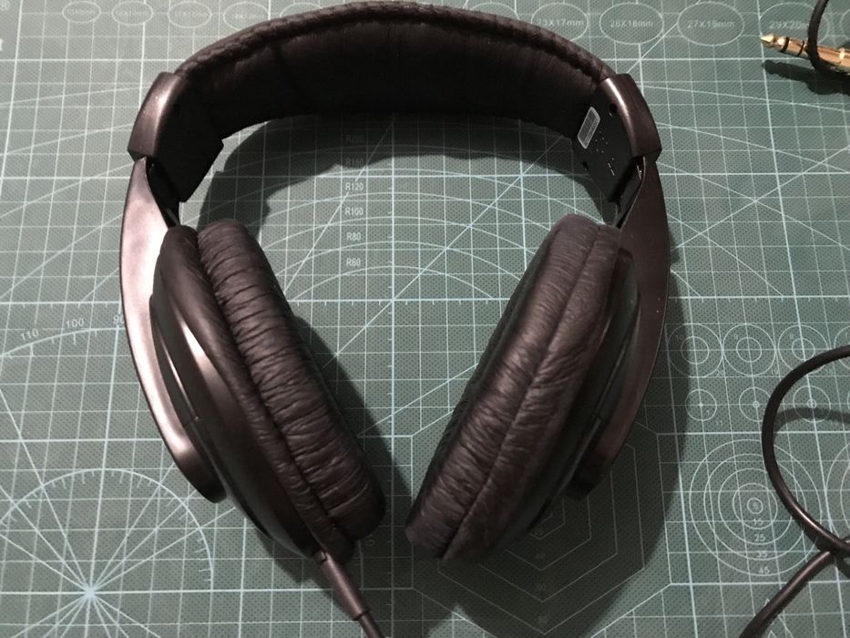 Наушники Behringer