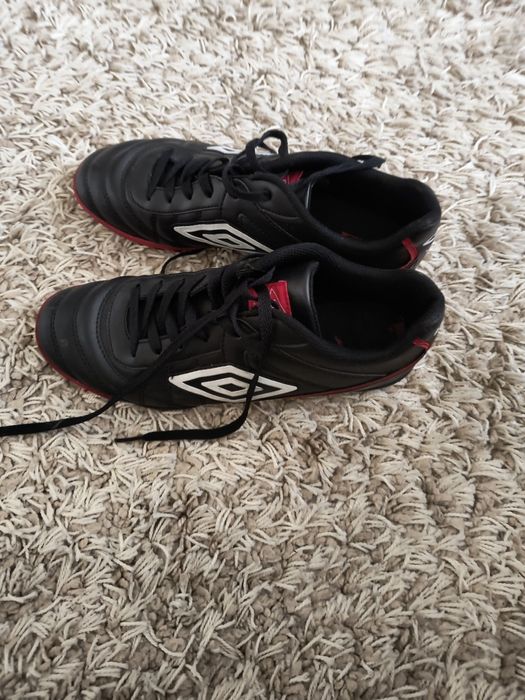 Vând ghete sintetic