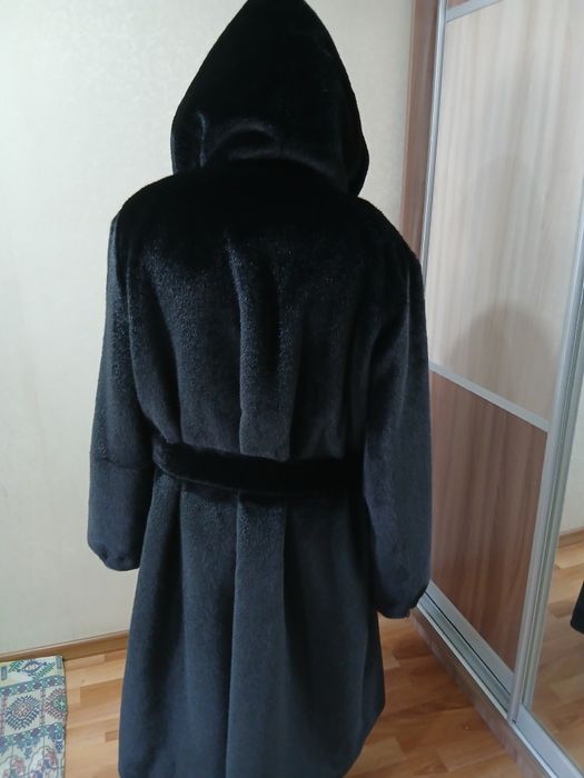 Продам шубы новые