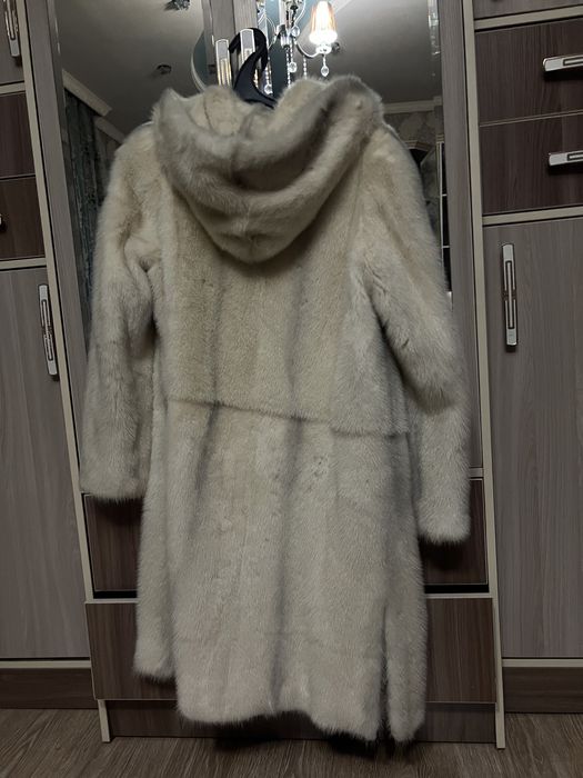 Шуба белая норковая