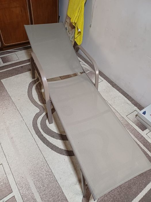 Шезлонги не дорого.