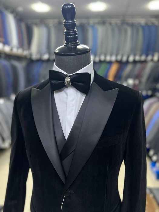 Prakat kostyum smoking