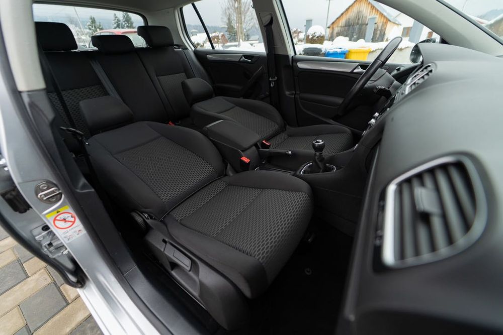 Volkswagen Golf 6 1.6 TDI 2011 POSIBILITATE RATE