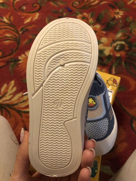 Продам кроссовки