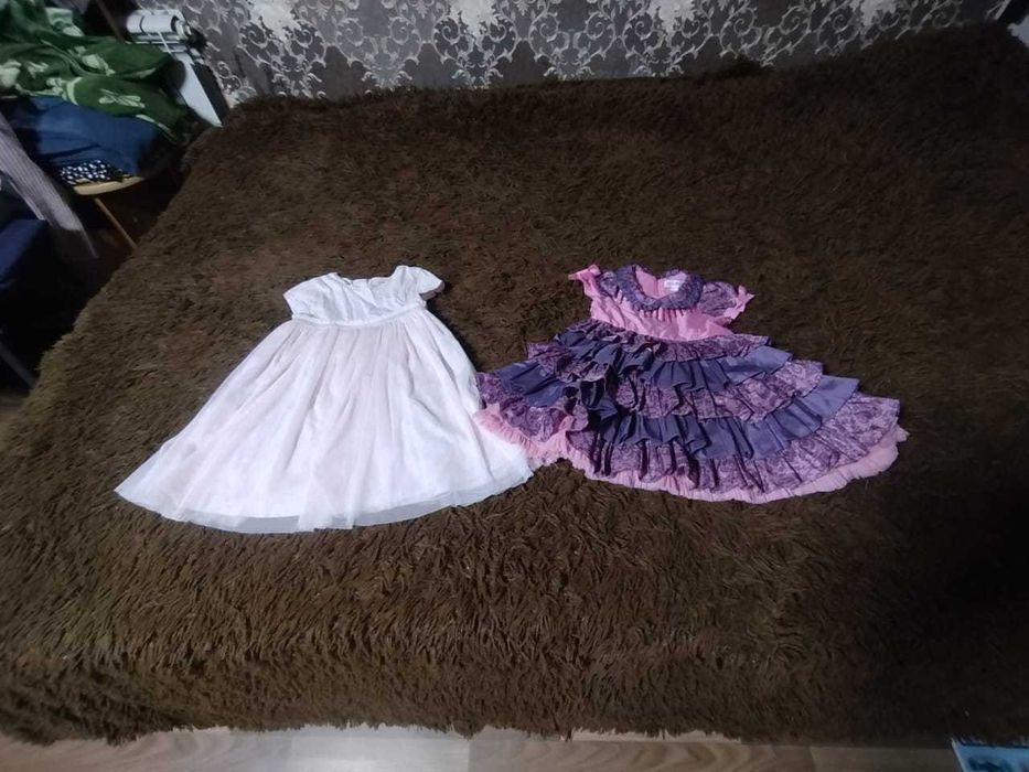 Продам нарядные платьишки дёшево