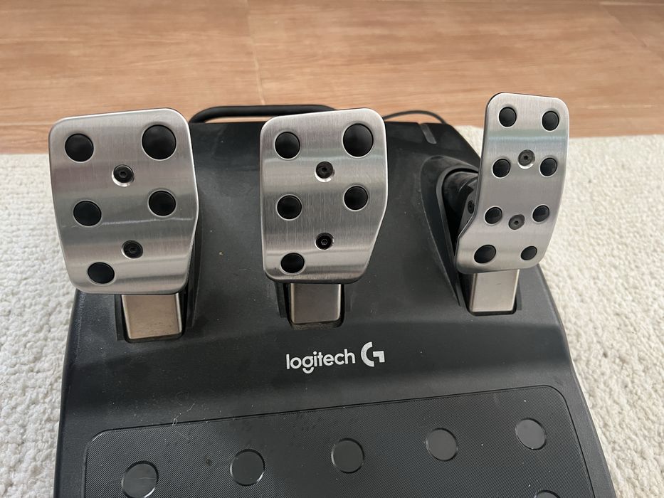 Set Racing Logitech G29 + schimbător + pedale + scaun Playseat