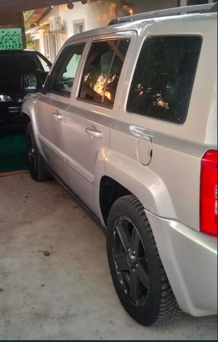 Jeep Patriot în stare bună de funcționare. Motor și alte piese de. Vâ