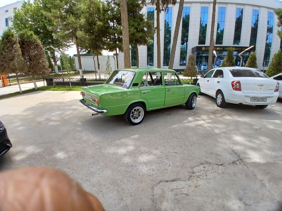 Машина полний нахаду