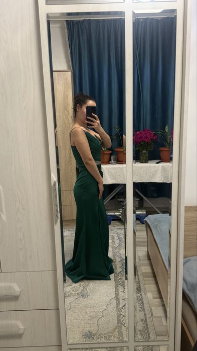 Продам изумрудное платье